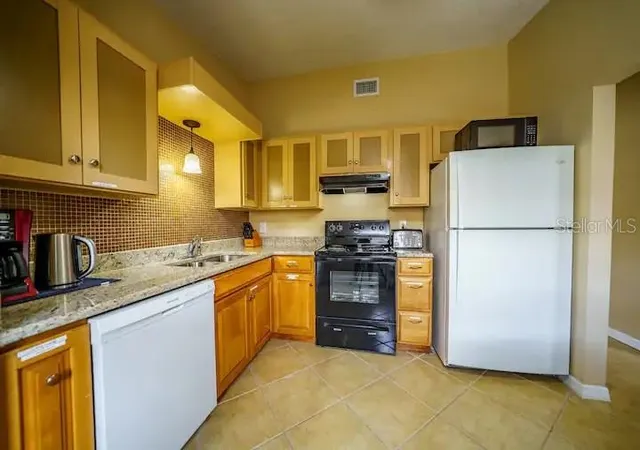 Photo 4 of House for sale at 1912-14 Marcia St, Sarasota, FL 34231 | MLS# W7889466 | Listing updated on 2026-09-17