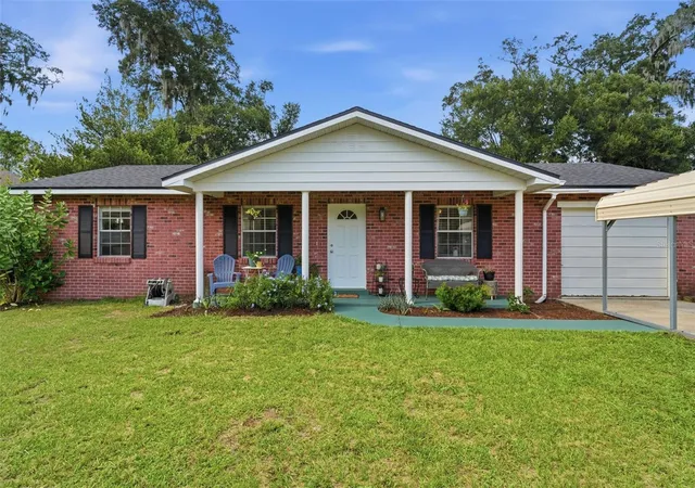 Photo 2 of Single family home for sale at 1661 Brittain Ave, Deland, FL 32720 | MLS# V4951238 | Listing updated on 2026-09-23