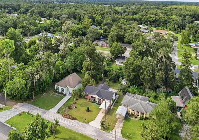 Photo 3 of Single family home for sale at 1661 Brittain Ave, Deland, FL 32720 | MLS# V4951238 | Listing updated on 2026-09-23