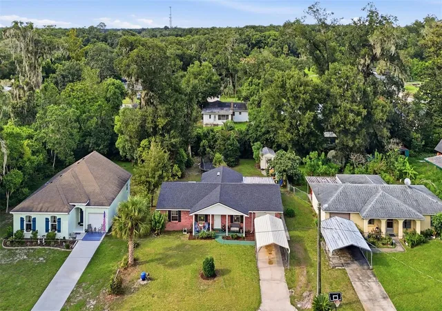 Photo 4 of Single family home for sale at 1661 Brittain Ave, Deland, FL 32720 | MLS# V4951238 | Listing updated on 2026-09-23
