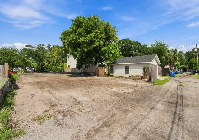 Photo 4 of Land for sale at 927 Yale St N, Saint Petersburg, FL 33713 | MLS# TB8547996 | Listing updated on 2026-10-23