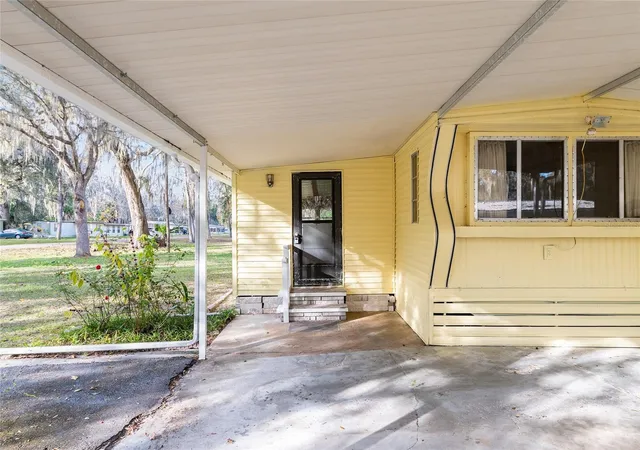 Photo 3 of Manufactured home for sale at 3809 Cr 405n, Lake Panasoffkee, FL 33538 | MLS# G5117708 | Listing updated on 2026-10-03