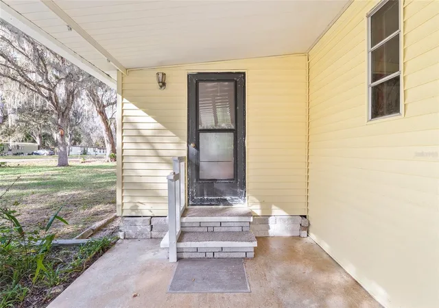 Photo 4 of Manufactured home for sale at 3809 Cr 405n, Lake Panasoffkee, FL 33538 | MLS# G5117708 | Listing updated on 2026-10-03