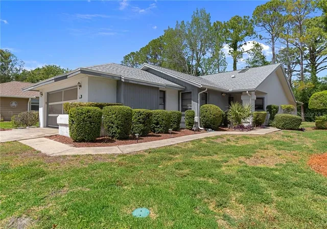 Photo 2 of Single family home for sale at 1 Medinah Dr W, Homosassa, FL 34446 | MLS# CC853718 | Listing updated on 2026-10-08