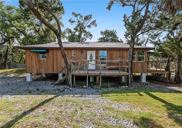 Photo 3 of Single family home for sale at 1326 S Estuary Dr, Crystal River, FL 34429 | MLS# CC854447 | Listing updated on 2026-10-08
