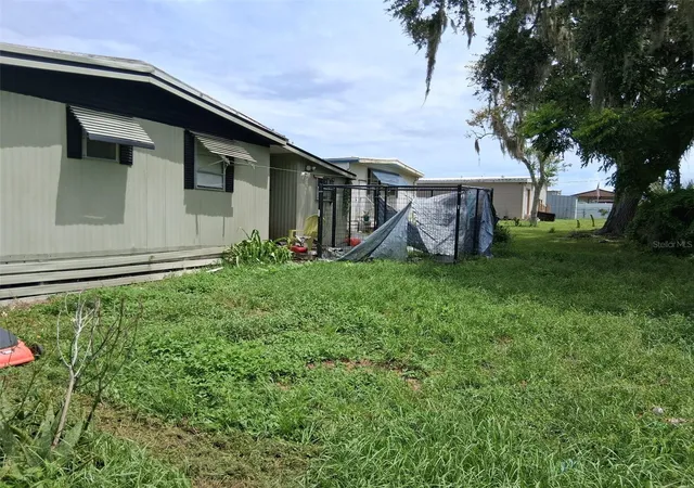 Photo 4 of Manufactured home for sale at 2611 Carpenter Pl, Leesburg, FL 34748 | MLS# G5117710 | Listing updated on 2026-09-13