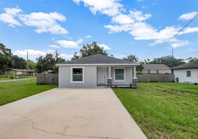 Photo 1 of Single family home for sale at 1209 E Ohio St, Plant City, FL 33563 | MLS# TB8548026 | Listing updated on 2026-09-14