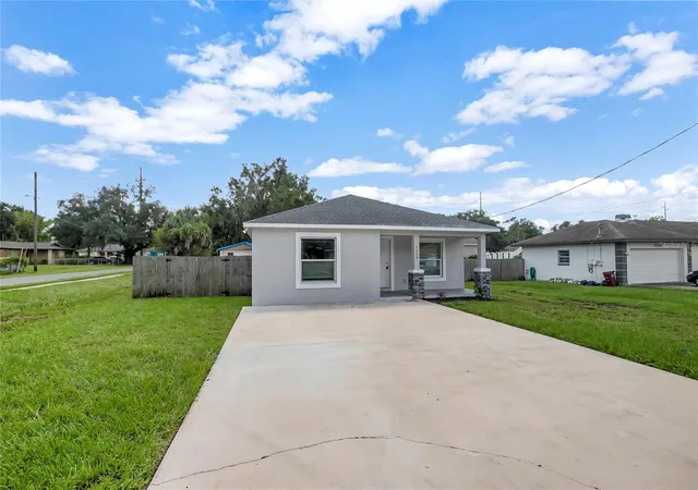 Photo 2 of Single family home for sale at 1209 E Ohio St, Plant City, FL 33563 | MLS# TB8548026 | Listing updated on 2026-09-14