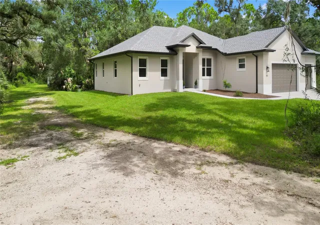 Photo 3 of Single family home for sale at 400 S Moon Dr, Venice, FL 34292 | MLS# A4705886 | Listing updated on 2026-10-02