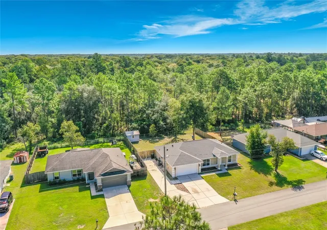 Photo 3 of Single family home for sale at 31 Fir Dr, Ocala, FL 34472 | MLS# O6441297 | Listing updated on 2026-09-12