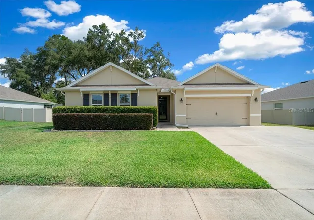 Photo 2 of Single family home for sale at 5025 Ne 15th Place, Ocala, FL 34470 | MLS# OM732146 | Listing updated on 2026-09-12