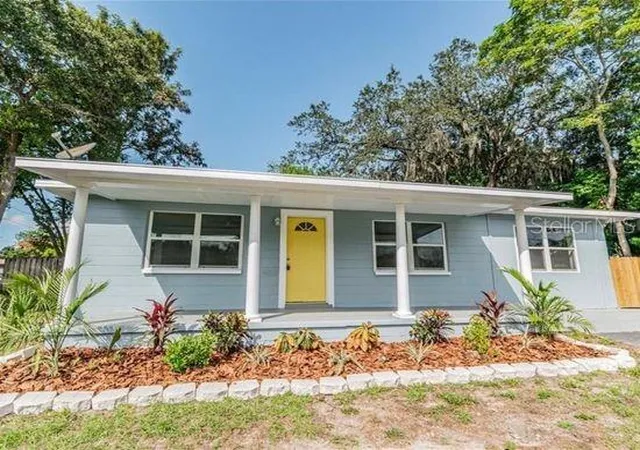 Photo 1 of Single family home for sale at 1510 E Waters Ave, Tampa, FL 33604 | MLS# TB8548037 | Listing updated on 2026-09-24