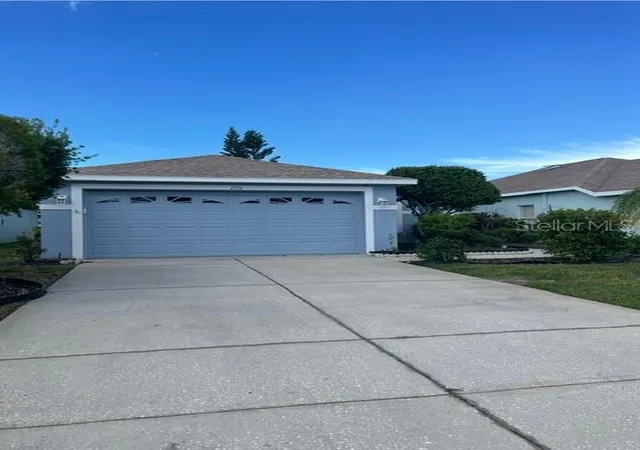 Photo 1 of Single family home for sale at 2931 Walnut Grv Ct, Holiday, FL 34691 | MLS# W7889473 | Listing updated on 2026-09-19