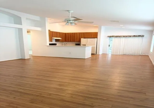 Photo 3 of Single family home for sale at 2931 Walnut Grv Ct, Holiday, FL 34691 | MLS# W7889473 | Listing updated on 2026-09-19