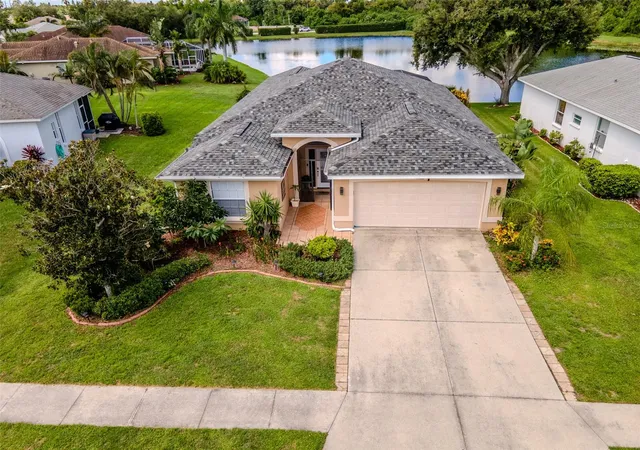 Photo 2 of Single family home for sale at 4722 78th Court E, Bradenton, FL 34203 | MLS# A4705889 | Listing updated on 2026-09-14