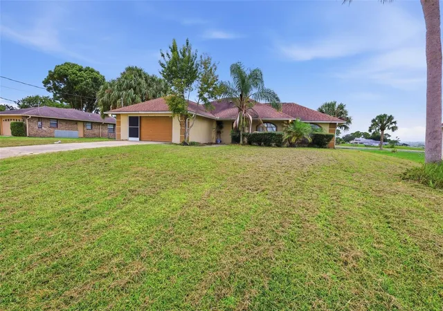 Photo 3 of Single family home for sale at 1096 Prescott Blvd, Deltona, FL 32738 | MLS# OM732148 | Listing updated on 2026-09-15