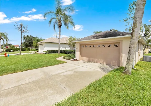 Photo 2 of Single family home for sale at 7241 Winkworth Pkwy, Lakeland, FL 33810 | MLS# O6441313 | Listing updated on 2026-10-13