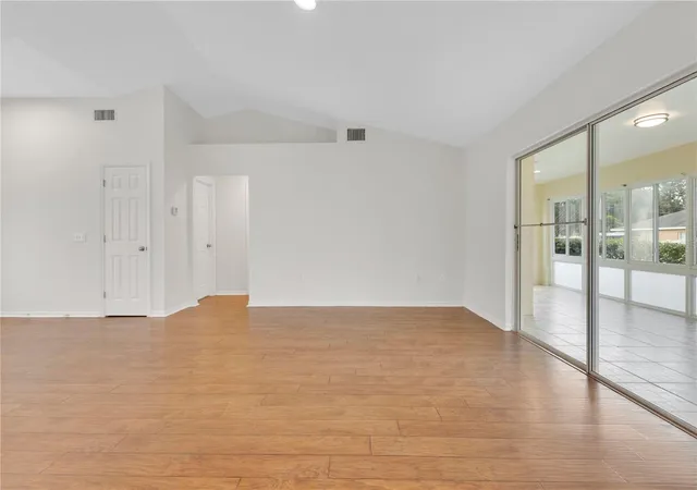 Photo 4 of Single family home for sale at 7241 Winkworth Pkwy, Lakeland, FL 33810 | MLS# O6441313 | Listing updated on 2026-10-13