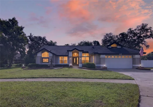 Photo 2 of Single family home for sale at 319 Oakwood Ct, Lake Mary, FL 32746 | MLS# O6441316 | Listing updated on 2026-09-17