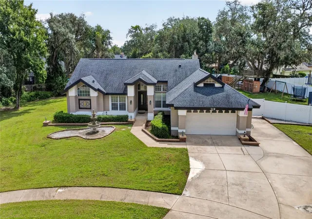 Photo 3 of Single family home for sale at 319 Oakwood Ct, Lake Mary, FL 32746 | MLS# O6441316 | Listing updated on 2026-09-17