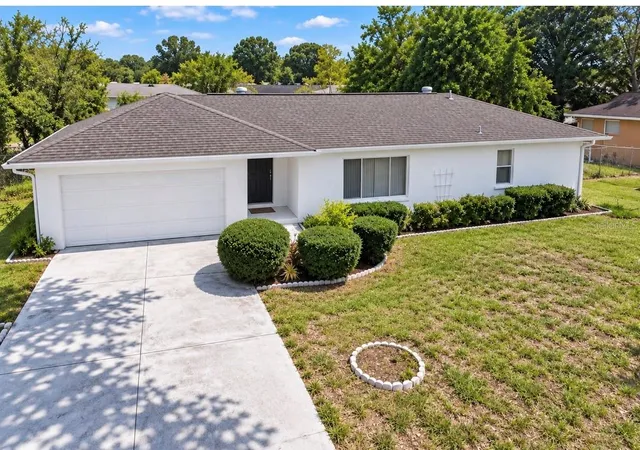 Photo 2 of Single family home for sale at 568 Silver Crse Loop, Ocala, FL 34472 | MLS# O6441319 | Listing updated on 2026-10-07