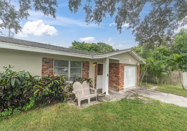Photo 2 of Sale Pending at 11911 84th Avenue, Seminole, FL 33772 | MLS# TB8548058 | Listing updated on 2026-10-01