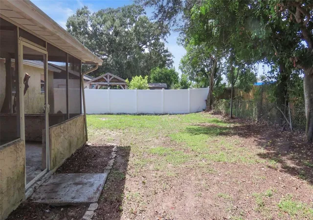 Photo 3 of Single family home for sale at 2527 21st Avenue Sw, Largo, FL 33774 | MLS# TB8548063 | Listing updated on 2026-10-08