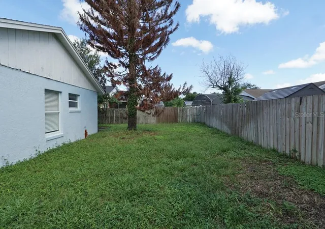 Photo 2 of Single family home for sale at 1523 Indian Oaks Trl, Kissimmee, FL 34747 | MLS# S5157437 | Listing updated on 2026-09-15