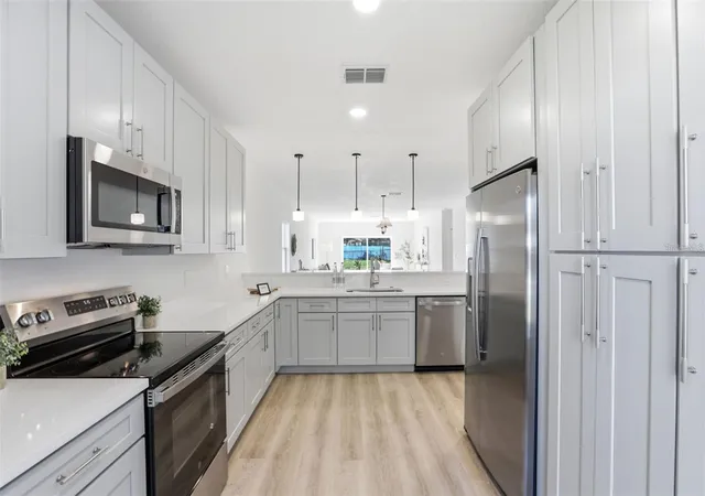 Photo 3 of Single family home for sale at 1328 Marshall Dr, Leesburg, FL 34748 | MLS# O6441332 | Listing updated on 2026-10-06