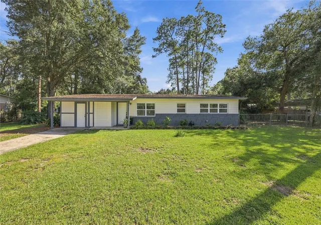 Single family home for sale at 1421 NE 18th Avenue, GAINESVILLE, FL 32609 | MLS# GC543472