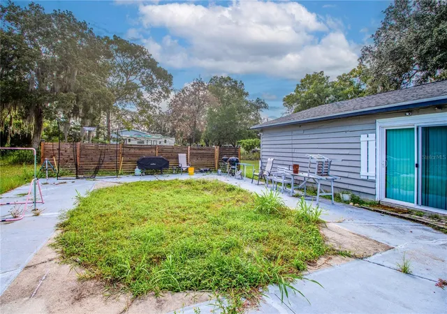 Photo 3 of Manufactured home for sale at 10039 May Gold Ln, Spring Hill, FL 34608 | MLS# W7889478 | Listing updated on 2026-09-16