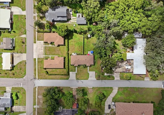 Photo 3 of House for sale at 745 E Hooker St, Bartow, FL 33830 | MLS# P4939868 | Listing updated on 2026-09-13