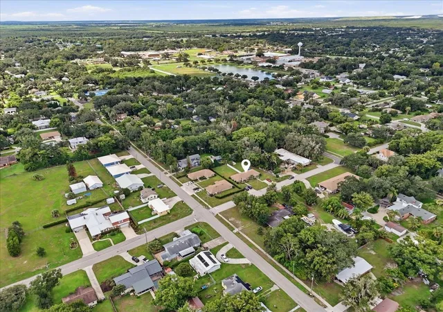 Photo 4 of House for sale at 745 E Hooker St, Bartow, FL 33830 | MLS# P4939868 | Listing updated on 2026-09-13