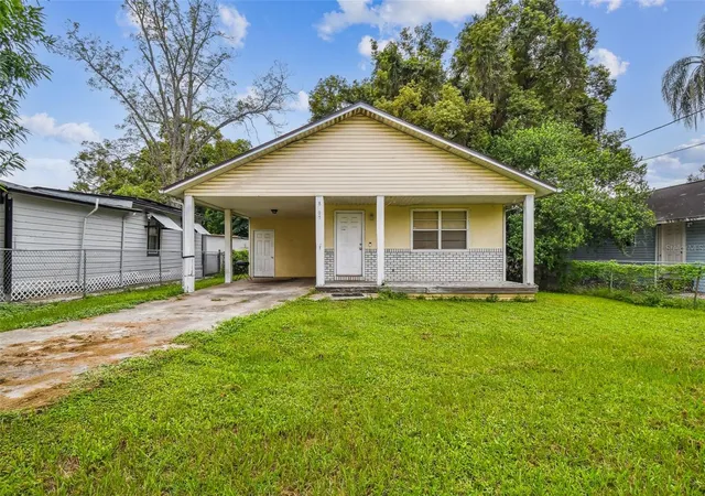 Photo 1 of Single family home for sale at 8205 N Semmes St, Tampa, FL 33604 | MLS# TB8548074 | Listing updated on 2026-09-15