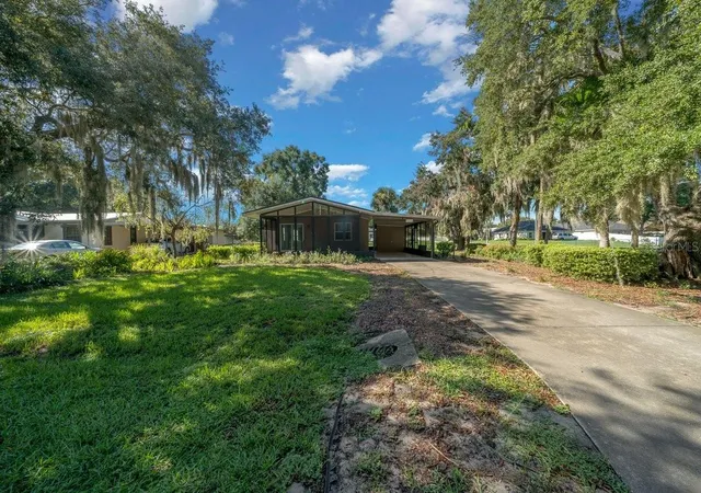 Photo 2 of Manufactured home for sale at 15346 Carrolls Ct, Tavares, FL 32778 | MLS# G5117716 | Listing updated on 2026-09-13
