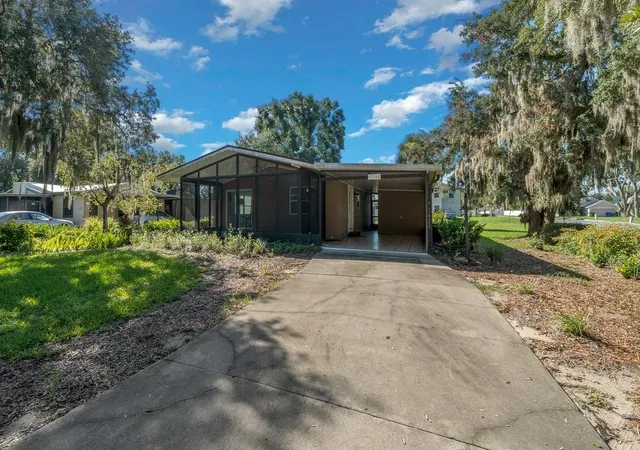 Photo 4 of Manufactured home for sale at 15346 Carrolls Ct, Tavares, FL 32778 | MLS# G5117716 | Listing updated on 2026-09-13