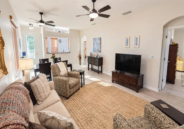 Photo 3 of Single family home for sale at 4925 Portsmouth St, Tavares, FL 32778 | MLS# G5117717 | Listing updated on 2026-09-13
