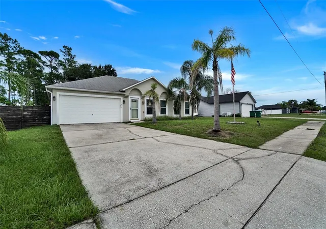 Photo 2 of Single family home for sale at 3046 Blaine Cir, Deltona, FL 32738 | MLS# O6441339 | Listing updated on 2026-09-16