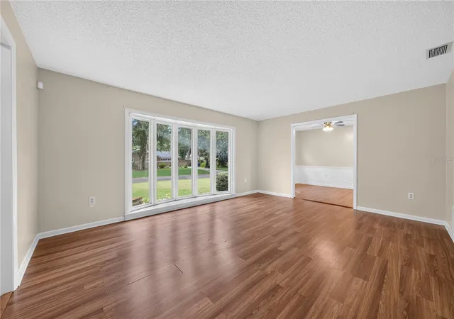 Photo 4 of Single family home for sale at 383 Palm Dr, Oviedo, FL 32765 | MLS# O6441341 | Listing updated on 2026-10-06