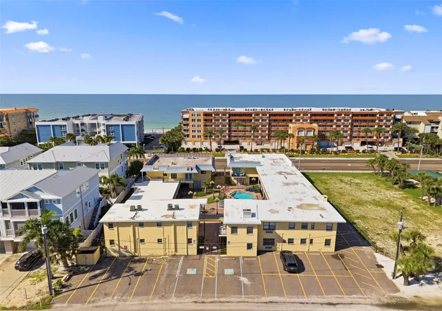 Listing Photo 2 - Condo for sale in building located at 16333 Gulf Blvd, REDINGTON BEACH, FL 33708 - Unit #114