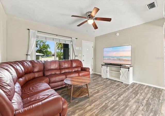 Photo 3 of Single family home for sale at 2225 Capri Dr, Clearwater, FL 33763 | MLS# TB8548084 | Listing updated on 2026-10-15