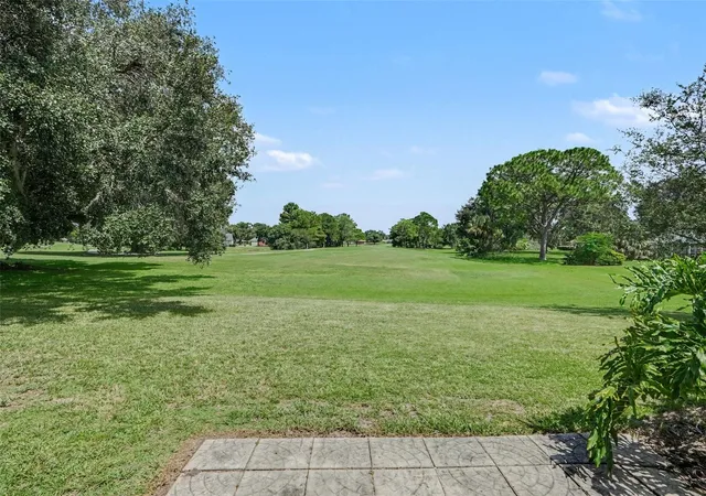 Photo 4 of Single family home for sale at 450 Sandestin Dr, Winter Haven, FL 33884 | MLS# TB8548086 | Listing updated on 2026-09-14