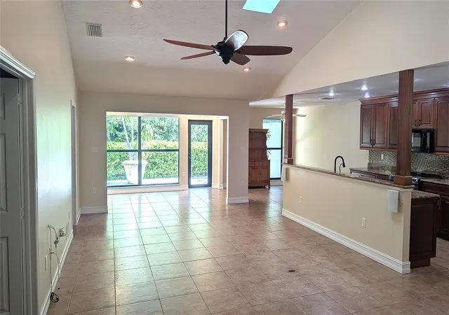 Photo 2 of Single family home for sale at 4615 Oak Forest Dr E #22, Sarasota, FL 34231 | MLS# A4705905 | Listing updated on 2026-09-13