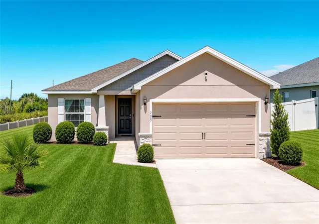 Photo 2 of Single family home for sale at 505 Scenic Blf Blvd, Lake Wales, FL 33853 | MLS# TB8548090 | Listing updated on 2026-09-28