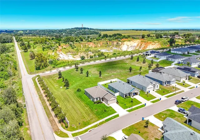 Photo 3 of Single family home for sale at 505 Scenic Blf Blvd, Lake Wales, FL 33853 | MLS# TB8548090 | Listing updated on 2026-09-28