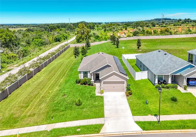 Photo 4 of Single family home for sale at 505 Scenic Blf Blvd, Lake Wales, FL 33853 | MLS# TB8548090 | Listing updated on 2026-09-28