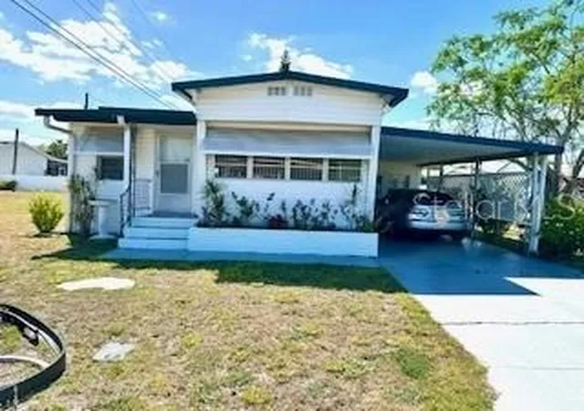 Photo 1 of Manufactured home for sale at 1611 Blue Lake Dr, Lakeland, FL 33801 | MLS# TB8548094 | Listing updated on 2026-09-13