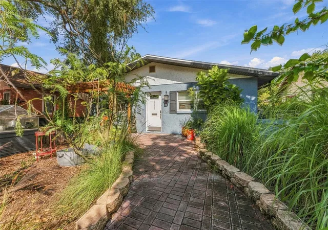 Photo 2 of Single family home for sale at 2026 10th Street S, Saint Petersburg, FL 33705 | MLS# TB8548096 | Listing updated on 2026-09-18