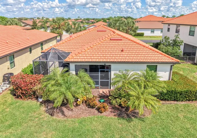 Photo 3 of Single family home for sale at 9845 Hilltop Dr, Venice, FL 34292 | MLS# N6145729 | Listing updated on 2026-10-08