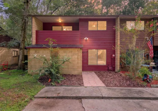 Photo 3 of Townhouse for sale at 4327 Sw 67th Terrace, Gainesville, FL 32608 | MLS# O6441350 | Listing updated on 2026-09-18